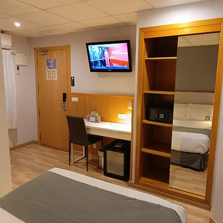 Mendez Nunez Hotel 2*