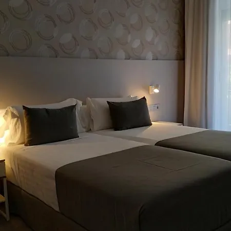 Mendez Nunez Hotel 2*