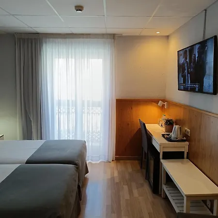 酒店 阿利坎特门德斯努涅斯旅馆 2*