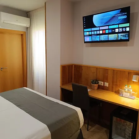 阿利坎特门德斯努涅斯旅馆 酒店